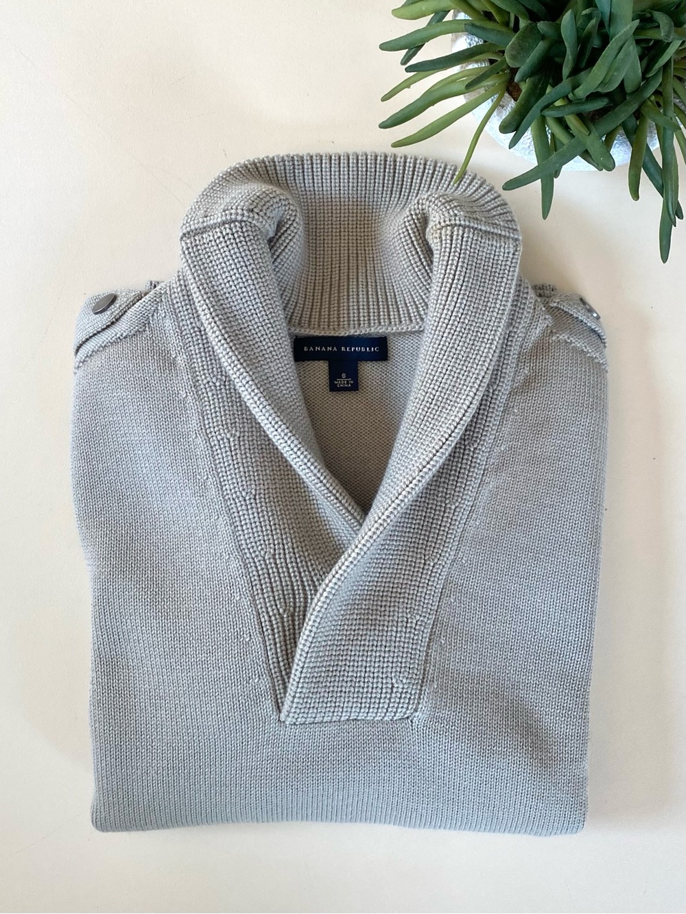 BANANA REPUBLIC - 100% Wool Tan Sweater Size Small - Picture 2 of 16